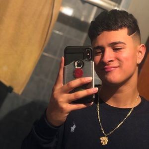 Meet your Posher, Efrain